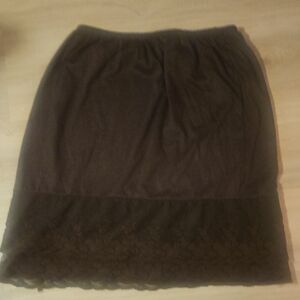 Elegant Broen Lace Trim Skirt